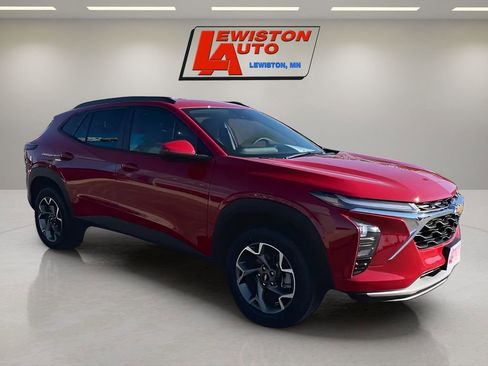 New 2026 Chevrolet Trax LT w/ Driver Confidence Package image 2