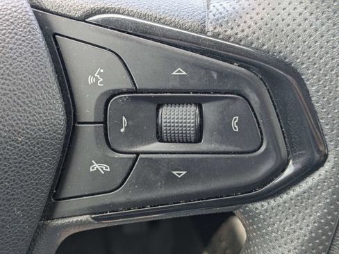 Used 2025 Chevrolet Trax LT FWD image 27