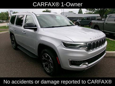 Certified 2024 Jeep Wagoneer Series III AWD/4WD image 2