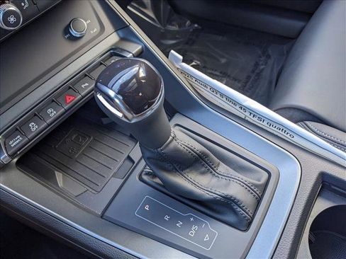 New 2025 Audi Q3 2.0T Premium image 11