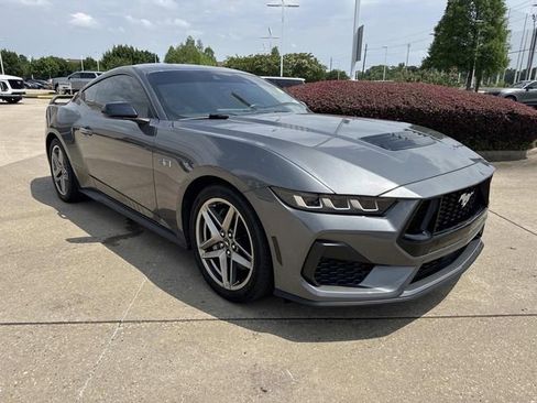 Used 2024 Ford Mustang GT RWD image 3