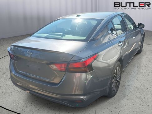 Used 2024 Nissan Altima 2.5 SV FWD image 10
