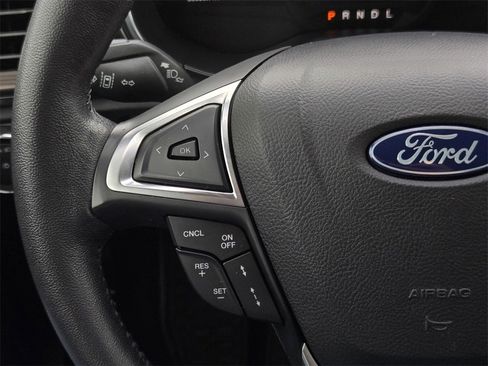 Used 2020 Ford Fusion SEL image 22