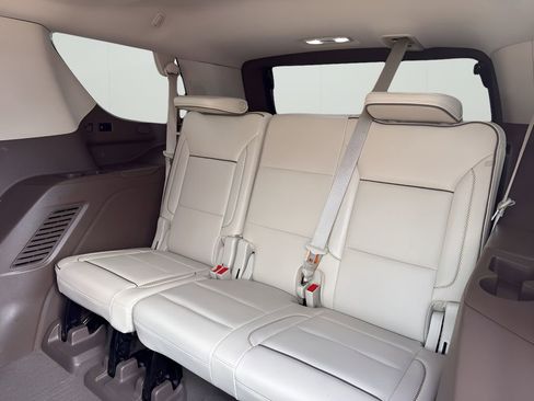 Used 2023 GMC Yukon Denali RWD image 12