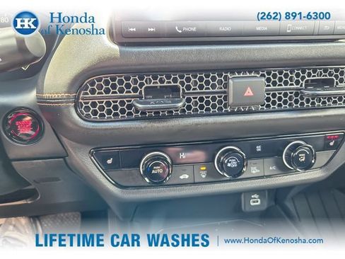 Used 2025 Honda HR-V Sport image 17