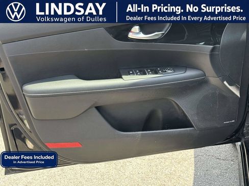 Used 2023 Kia Forte GT-Line w/ GT-Line Premium Package FWD image 9