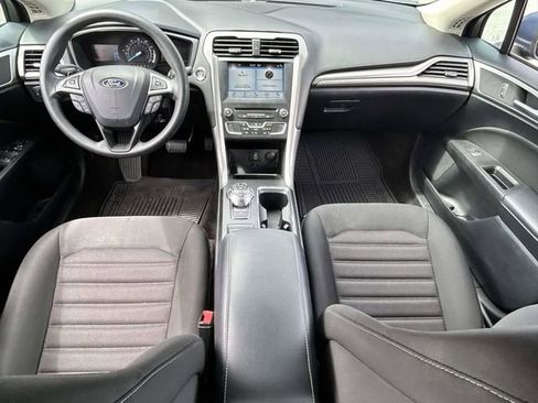 Used 2018 Ford Fusion SE w/ Fusion SE Technology Package FWD image 10