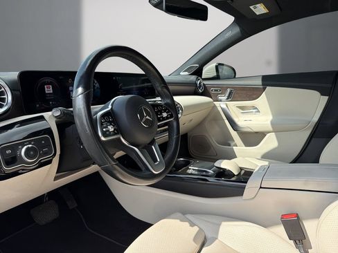 Used 2022 Mercedes-Benz CLA 250 4MATIC image 12