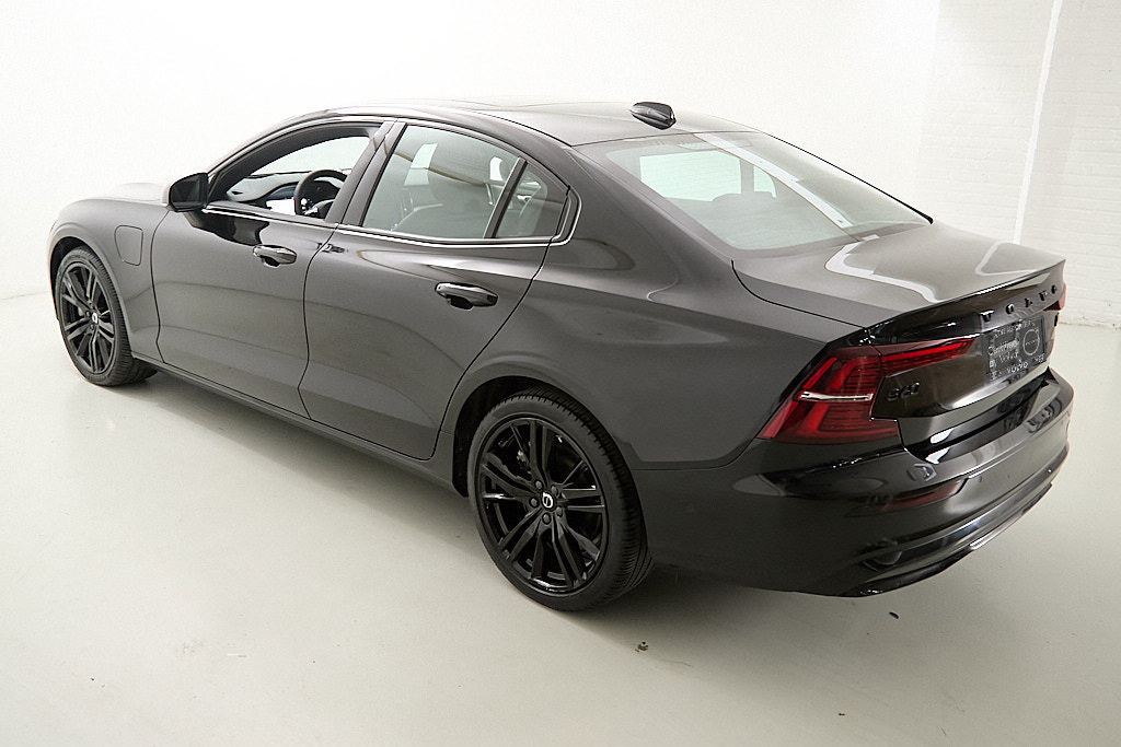 Certified 2024 Volvo S60 T8 Ultimate w/ Climate Package AWD/4WD image 7