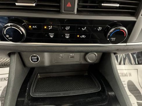 Used 2021 Nissan Rogue S FWD image 25