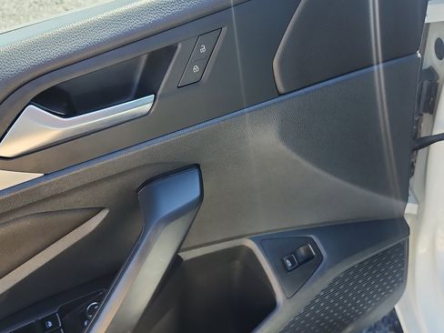 Used 2025 Volkswagen Jetta Sport FWD image 17