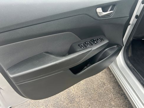 Used 2018 Hyundai Accent SE FWD image 5