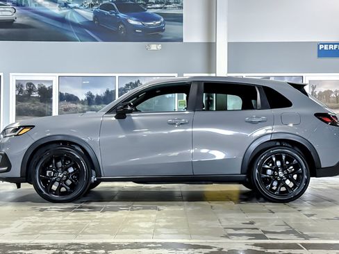 Used 2025 Honda HR-V Sport image 2