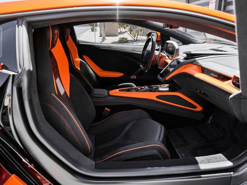 Used 2024 Lamborghini Revuelto AWD/4WD image 35