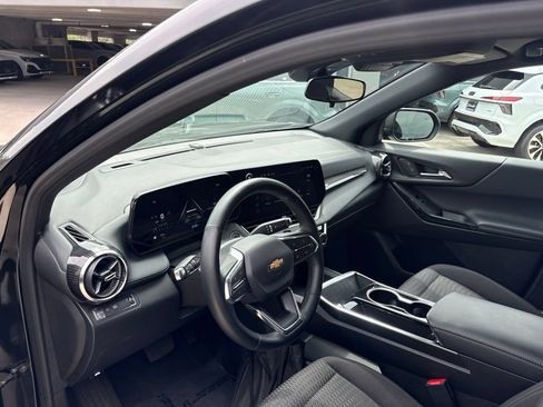 Used 2025 Chevrolet Equinox LT FWD image 16