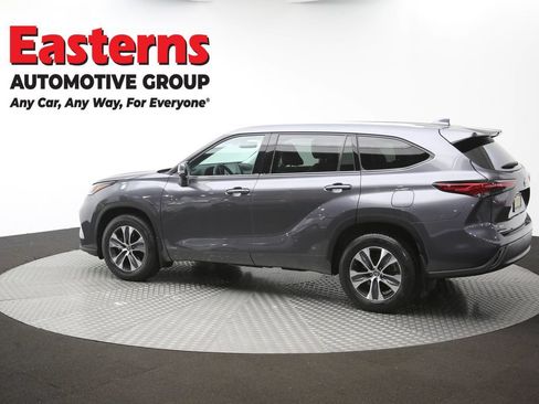 Used 2022 Toyota Highlander XLE AWD/4WD image 64