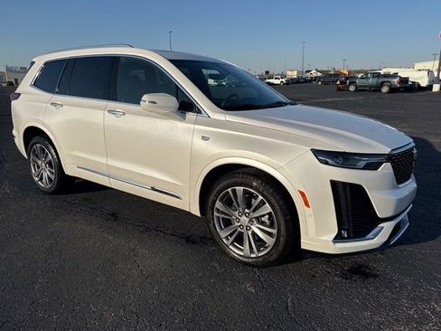 Used 2025 Cadillac XT6 Premium Luxury w/ Technology Package image 3