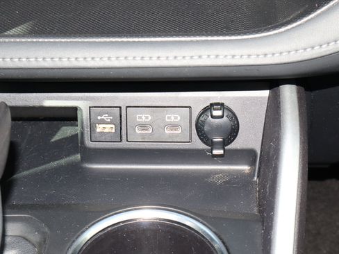 Used 2024 Toyota Highlander LE AWD/4WD image 22