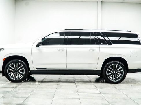 Used 2024 Cadillac Escalade ESV Sport w/ Touring Package AWD/4WD image 10