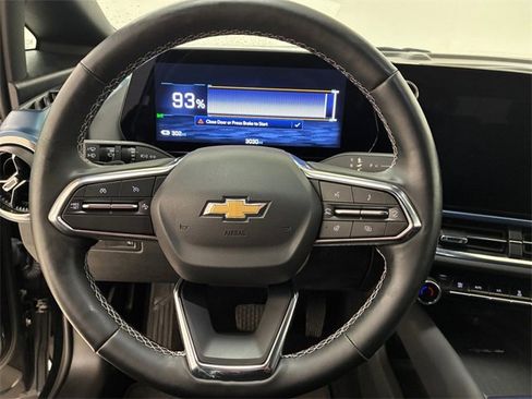 Used 2025 Chevrolet Equinox EV LT w/ Convenience Package image 22