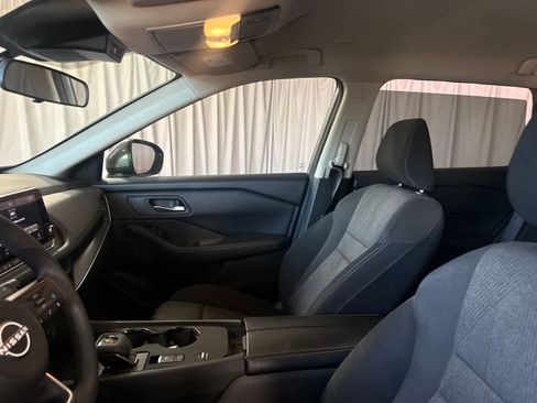 Used 2024 Nissan Rogue SV FWD image 18