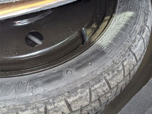 Used 2015 Ford Explorer Sport w/ Equipment Group 401A image 2