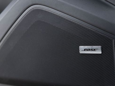 Certified 2025 Porsche Cayenne Executive Demo image 21