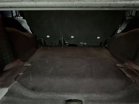 Used 2018 Jeep Wrangler Unlimited Sahara w/ Connectivity Group image 19