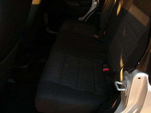 Used 2012 Jeep Wrangler Unlimited Sport image 9