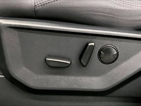 Used 2025 Ford Expedition Active AWD/4WD image 31