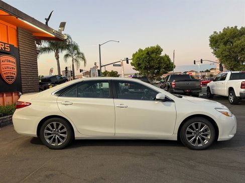 Used 2016 Toyota Camry XLE w/ Moonroof Package FWD image 13