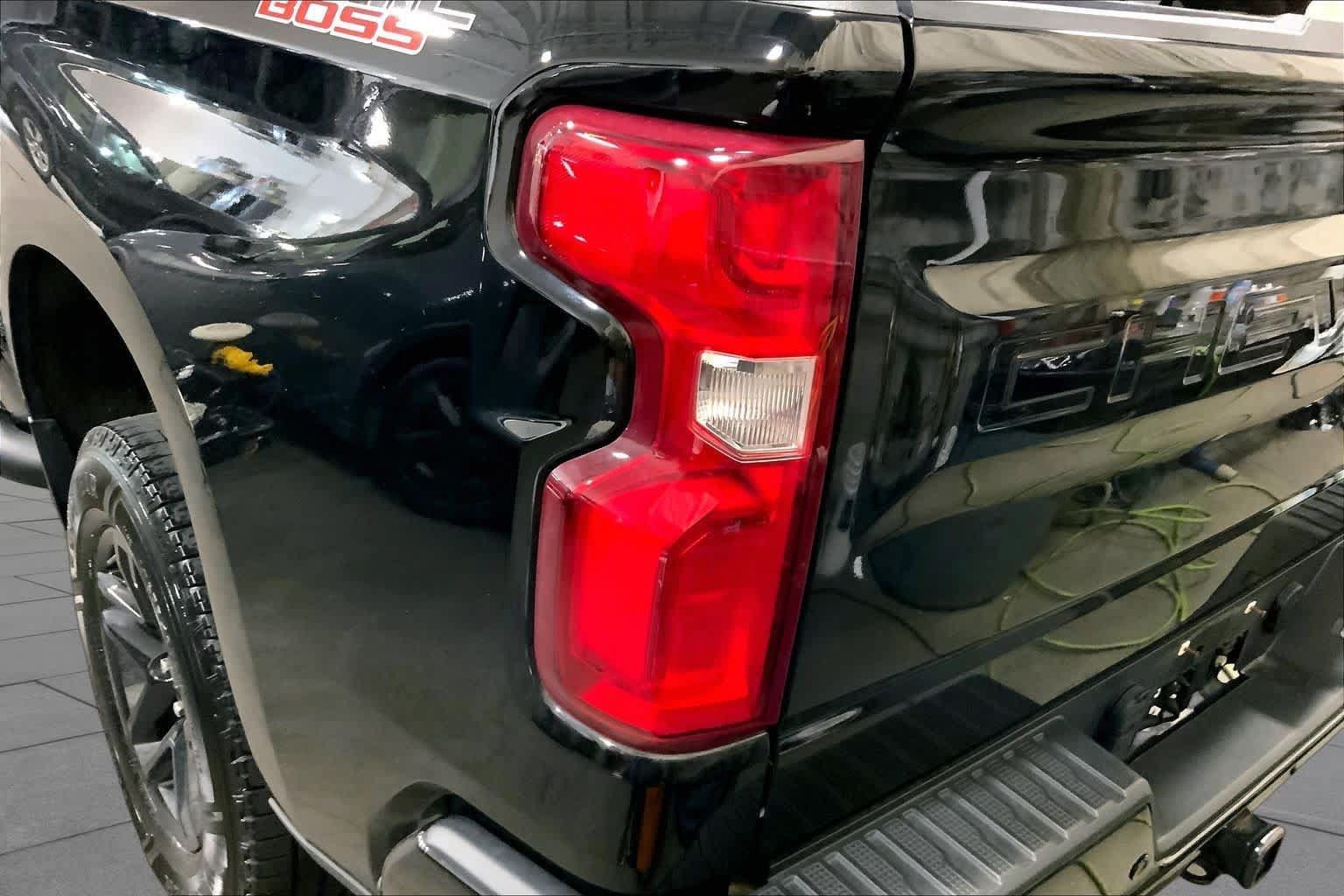 Used 2021 Chevrolet Silverado 1500 LT Trail Boss w/ Convenience Package II AWD/4WD image 29