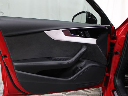 Used 2022 Audi A4 2.0T Premium Plus w/ Premium Plus Package image 6