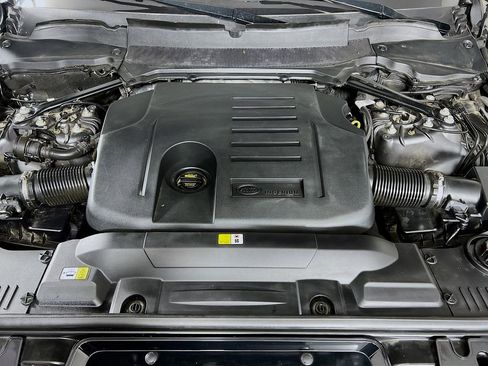 Used 2020 Land Rover Range Rover Sport HST image 32