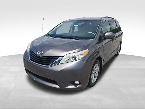 Used 2014 Toyota Sienna LE FWD image 8