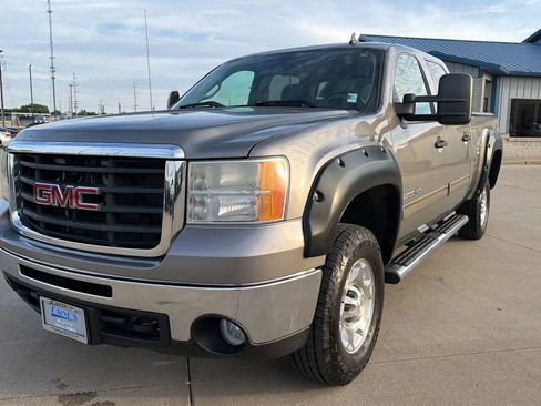 Used 2008 GMC Sierra 2500 SLE w/ SLE2 Preferred Package AWD/4WD image 2
