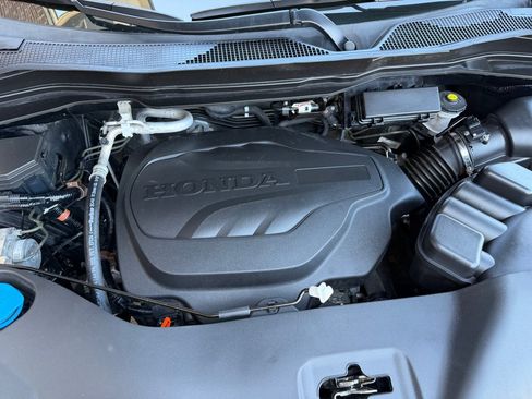 Used 2017 Honda Pilot Touring image 32