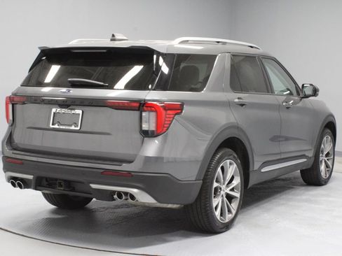 Certified 2025 Ford Explorer Platinum w/ Ultimate Package AWD/4WD image 11