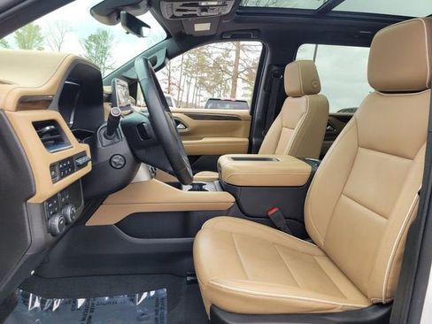 Used 2023 Chevrolet Suburban Premier w/ Premium Package 2 image 9