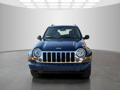 Used 2005 Jeep Liberty Limited AWD/4WD image 8