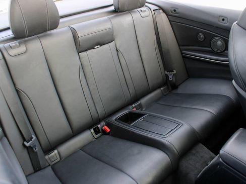 Used 2015 BMW M4 Convertible image 32