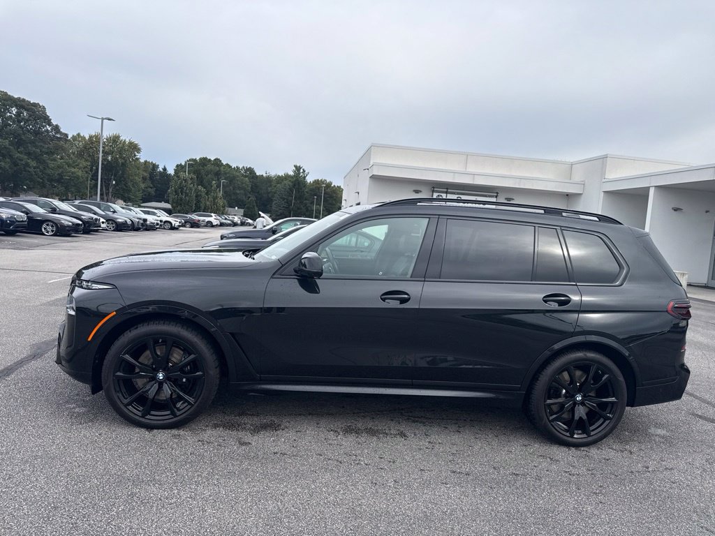 Used 2025 BMW X7 M60i AWD/4WD image 4