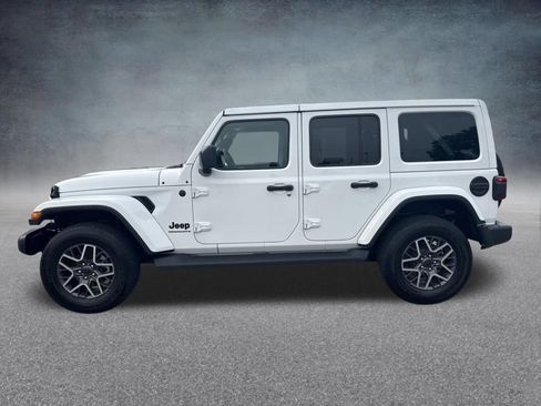 Used 2025 Jeep Wrangler Unlimited Sahara w/ Safety Group AWD/4WD image 3