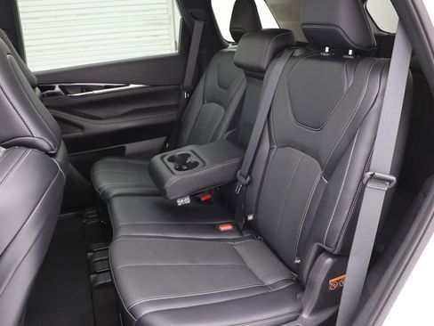 Used 2023 INFINITI QX60 Pure image 11