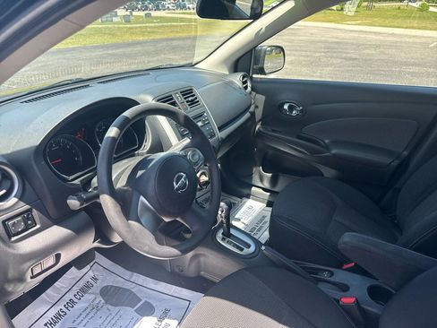 Used 2014 Nissan Versa SV FWD image 11