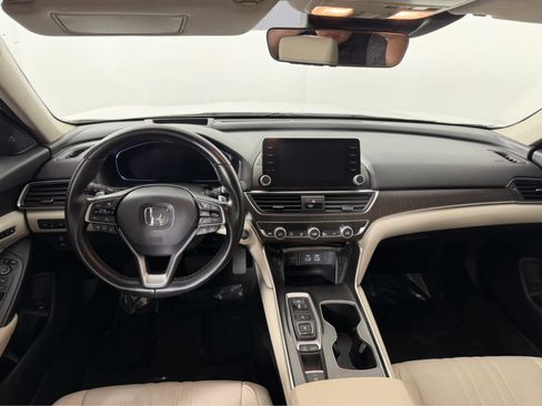 Used 2021 Honda Accord Touring image 11