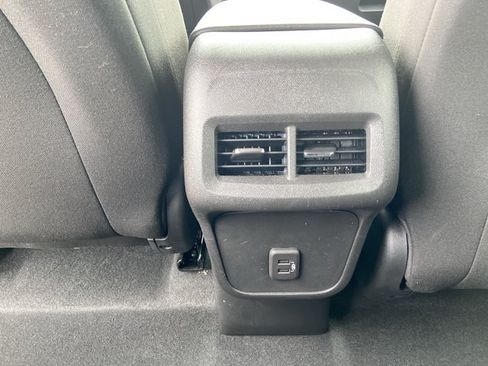 Used 2023 Chevrolet Equinox LT AWD/4WD image 49
