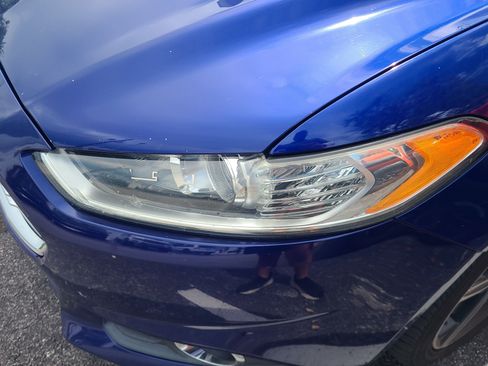 Used 2013 Ford Fusion SE FWD image 4