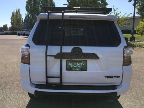 Used 2018 Toyota 4Runner TRD Pro AWD/4WD image 6