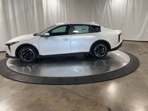 New 2025 Kia K4 EX image 5